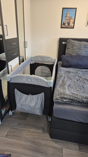 1 chambre, coffres-forts dans les chambres, fer et planche à repasser