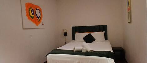 Basic Double Room, 1 Queen Bed | Iron/ironing board, free WiFi, bed sheets