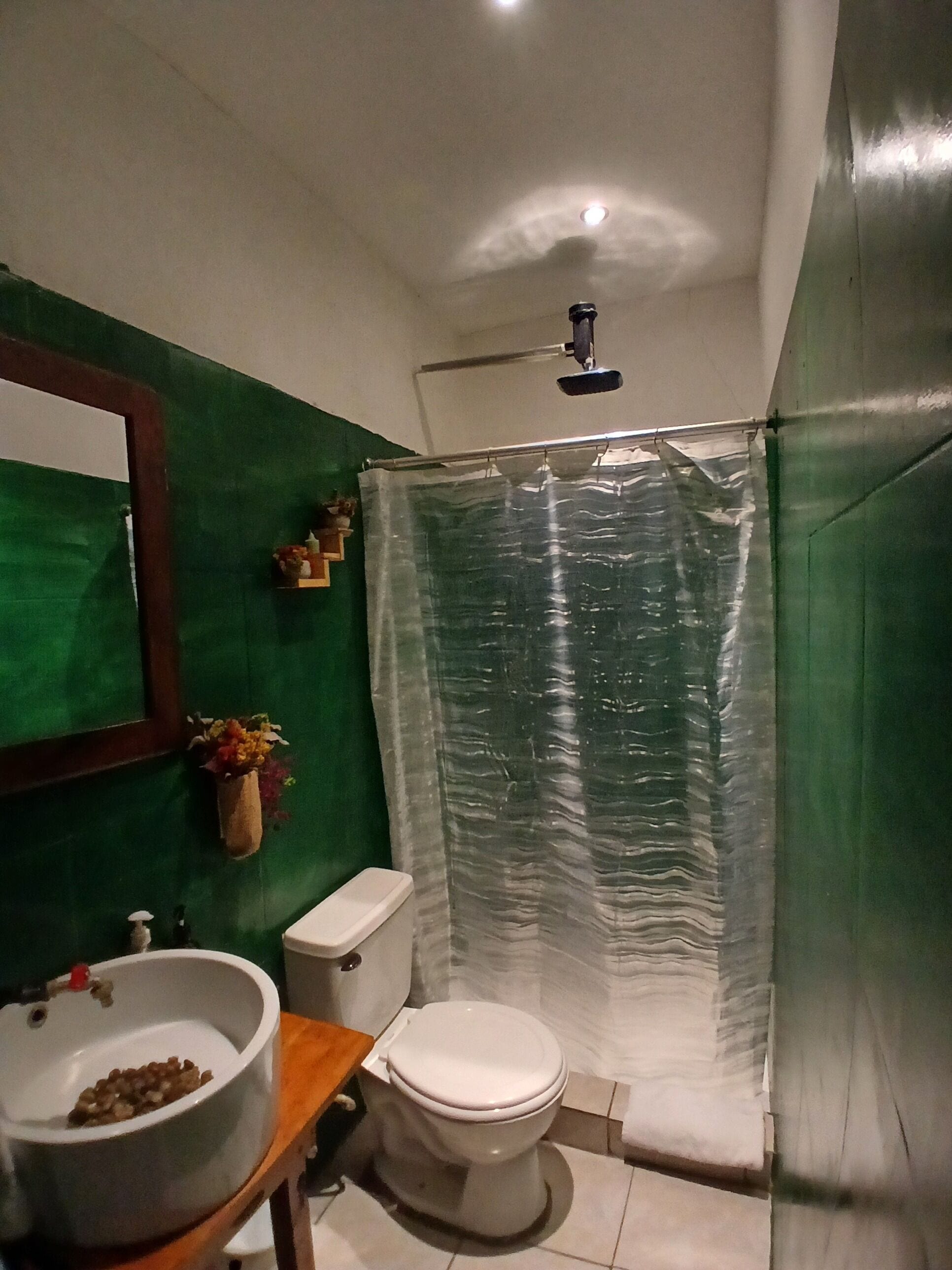 Basic Triple Room | Bathroom
