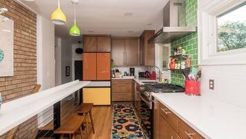 Mikrowelle, Ofen, Herdplatte, Geschirrspüler