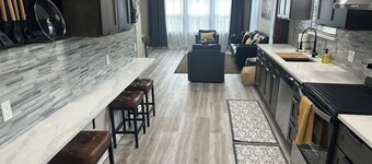 Stylish 2Bdrm in perfect location-close to A&M, Midtown Park, & Blinn