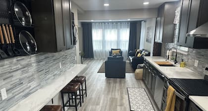 Stylish 2Bdrm in perfect location-close to A&M, Midtown Park, & Blinn