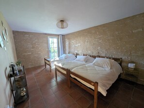 Chambre triple Confort, 3 lits jumeaux, non-fumeur, vue sur la vallée