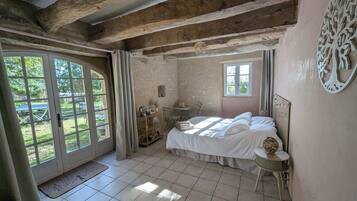 Chambre Double Confort, 1 grand lit, non-fumeurs, animaux de compagnie acceptés