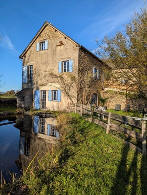 Front of property - Saisonnée (Centrès)