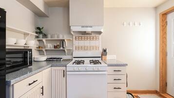 Micro-ondes, four, plaque de cuisson, lave-vaisselle