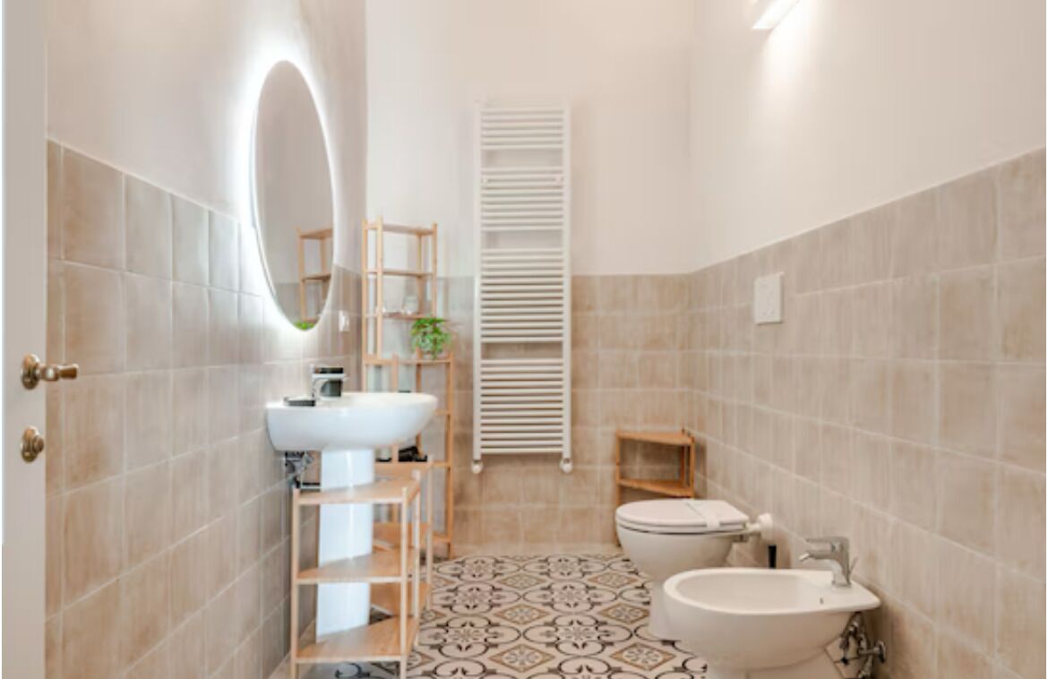 Dusche, Haartrockner, Bidet, Handtücher