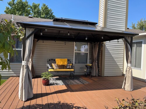 Quiet Neighborhood, Close to Amenties, Lots of Outdoor spaces