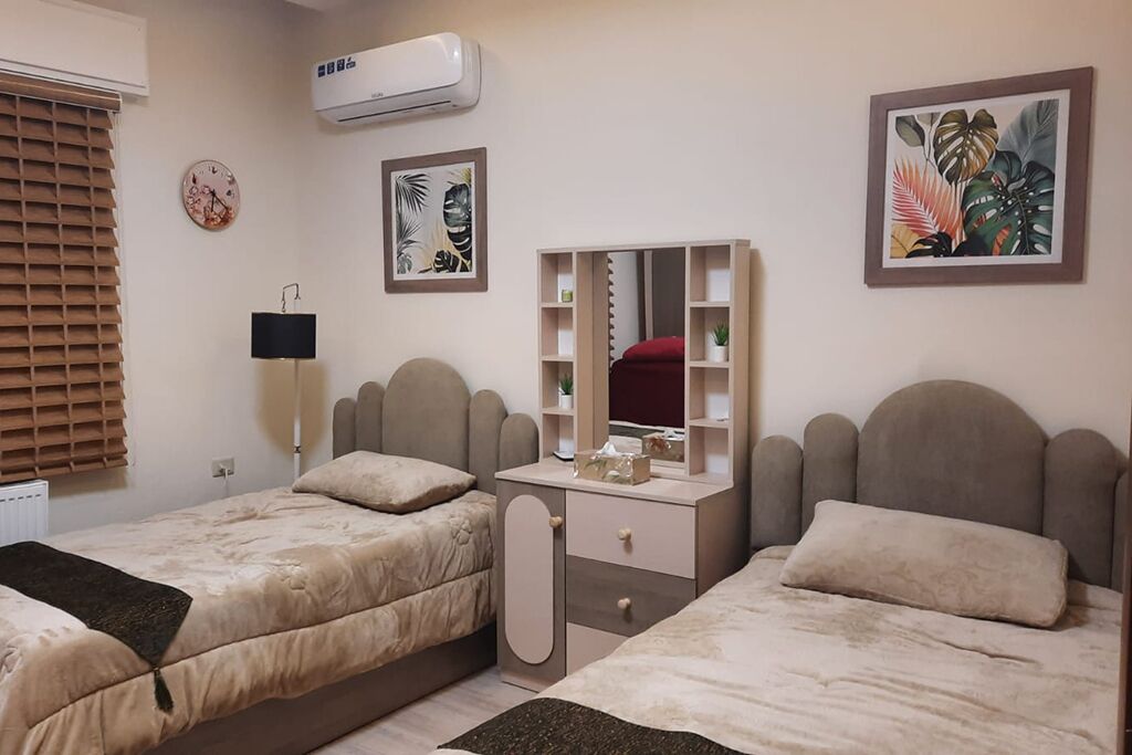3 slaapkamers, een strijkplank/strijkijzer, wifi, beddengoed