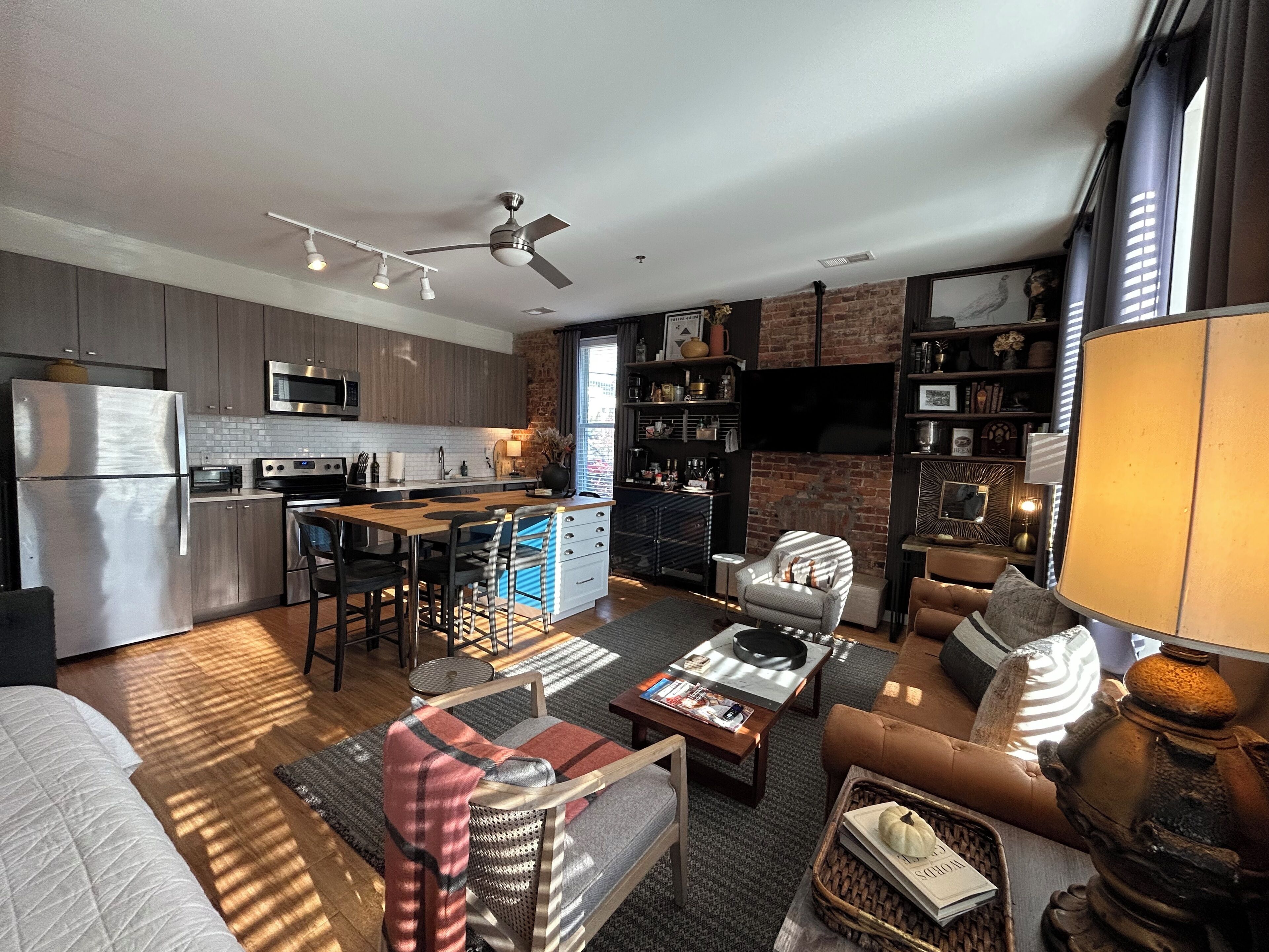 Télévision, cheminée