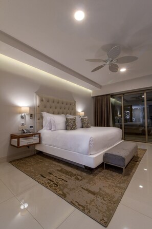 3 Schlafzimmer, Zimmersafe, Schreibtisch, Bügeleisen/Bügelbrett