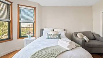 2 bedrooms, iron/ironing board, WiFi, bed sheets