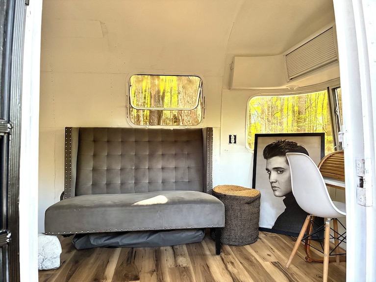 Charming 1-bedroom Rv In Zionville For A Cozy Getaway - 분