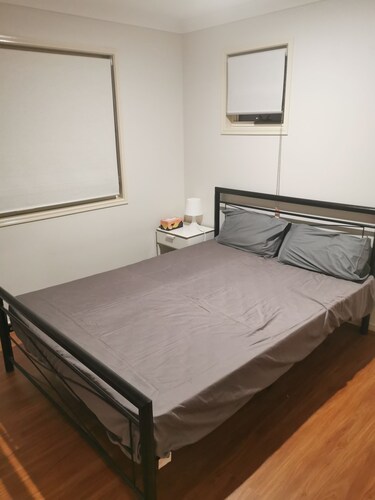 Shared house with other guests near shopping center and theme park