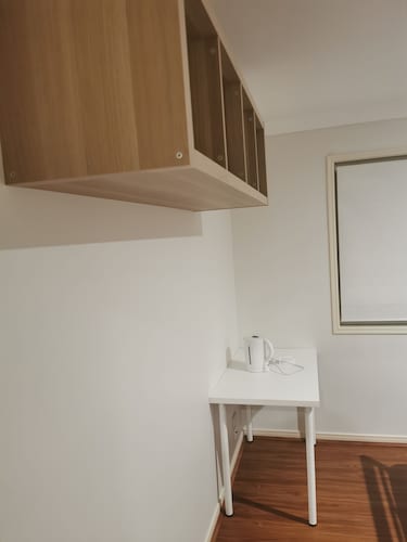 Shared house with other guests near shopping center and theme park