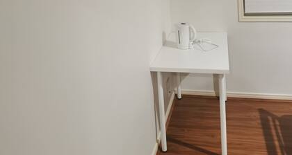 Shared house with other guests near shopping center and theme park