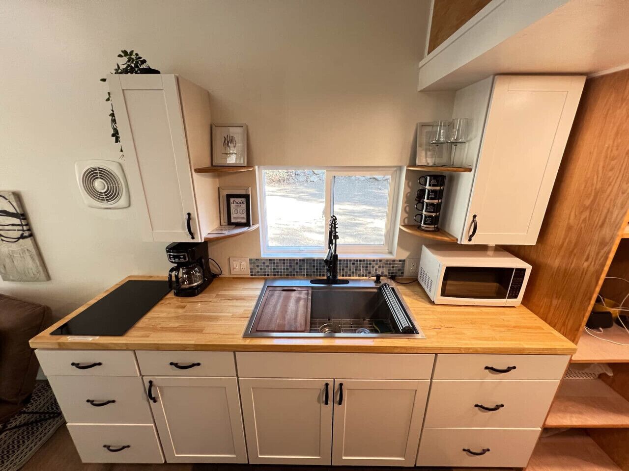 Refrigerador, microondas, parrilla de estufa y tostadora 