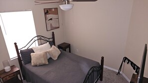 مكواة/لوح كي وواي فاي مجانًا وملاءات أسرّة