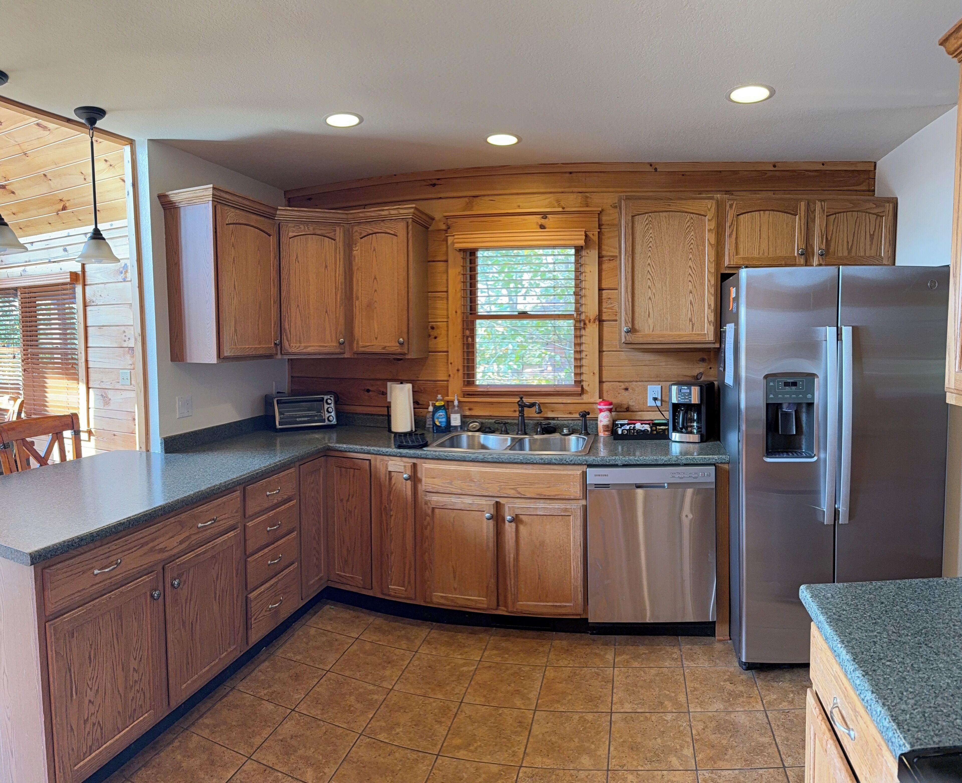 Micro-ondes, four, plaque de cuisson, lave-vaisselle