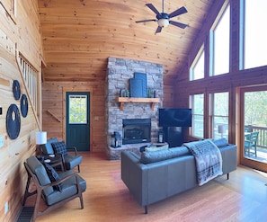 Télévision, cheminée