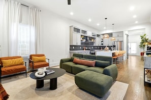 Smart TV, fireplace, video games, table tennis