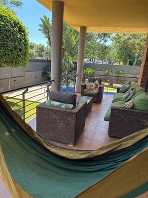 المنطقة المحيطة بالمنشأة