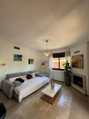 5 slaapkamers, een kluis op de kamer, een strijkplank/strijkijzer