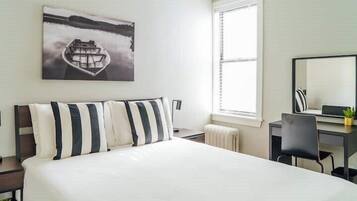 Apartamento clássico, 1 cama Queen | Escrivaninha, ferros/tábuas de passar roupa, Wi-Fi de cortesia