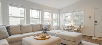 Blue Haven Cottage - Cozy Beach Escape in Lewes