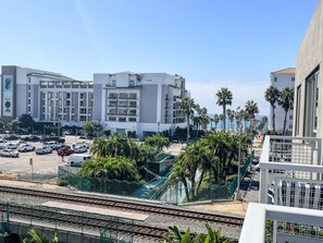 Property grounds - Modern coastal condo in downtown Oceanside with stunning ocean view! (Oceanside)