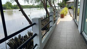 Room, 1 Bedroom, Accessible, Smoking | View from property