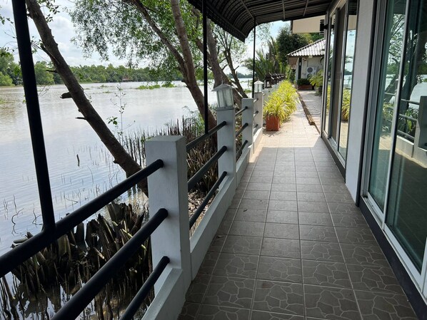 Room, 1 Bedroom, Accessible, Smoking | Garden