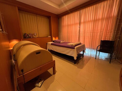 No7 Double Suite, Rainbow Arokaya Welnes