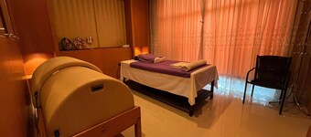 No7 Double Suite, Rainbow Arokaya Welnes
