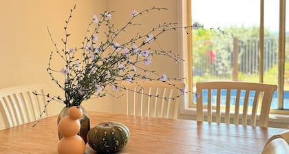 🌿Boutique Farm Stay with Valley Views, Friendly Animals & Hot Air Balloons 🎈🌄