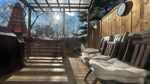 Parkside 3-Bedroom House Where Yard Meets Nature