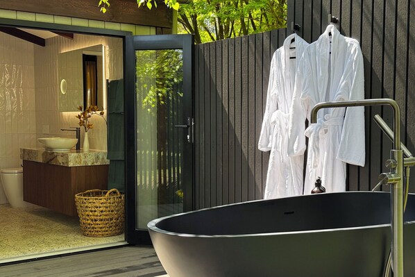 Property grounds - The Pavilion Yarra Valley pet friendly luxury retreat & boutique wedding venue (Coldstream)