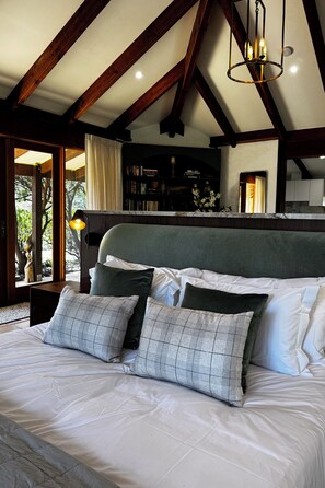 1 bedroom, iron/ironing board, WiFi, bed sheets - The Pavilion Yarra Valley pet friendly luxury retreat & boutique wedding venue (Coldstream)