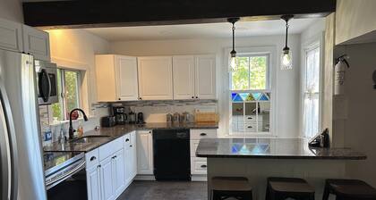 Brand new listing! Soothing farmhouse in Leeds near Grace’s cafe and the creek.