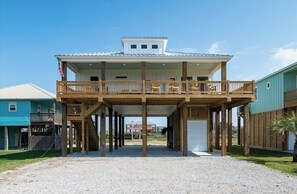 Exterior - Stunning 4-bedroom house on Bolivar Peninsula (Bolivar Peninsula)