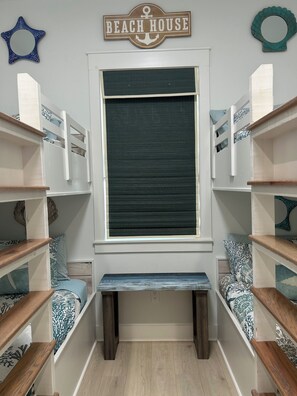 4 bedrooms, iron/ironing board, travel cot, free WiFi - Stunning 4-bedroom house on Bolivar Peninsula (Bolivar Peninsula)
