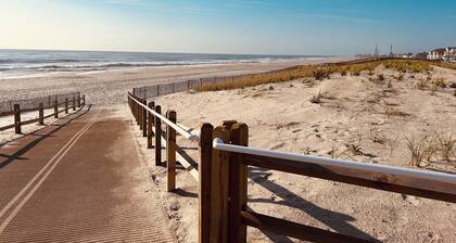 Ortley - Heated Pool, Steps to Private Beach - Bungalow 16 - Luxe, Laid-Back Fun