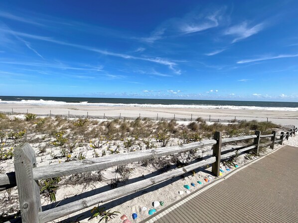 Beach nearby, sun loungers, beach towels
