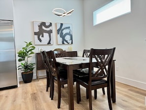 Dining - The Pearl, 3 bedrooms townhouse, Medical Center (Houston)
