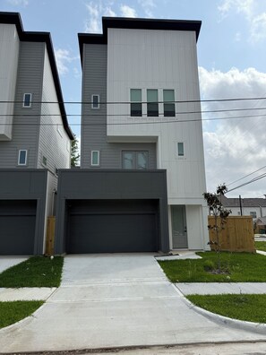 Exterior - The Pearl, 3 bedrooms townhouse, Medical Center (Houston)
