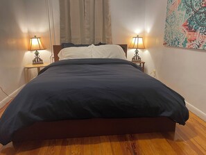 Iron/ironing board, internet, bed sheets