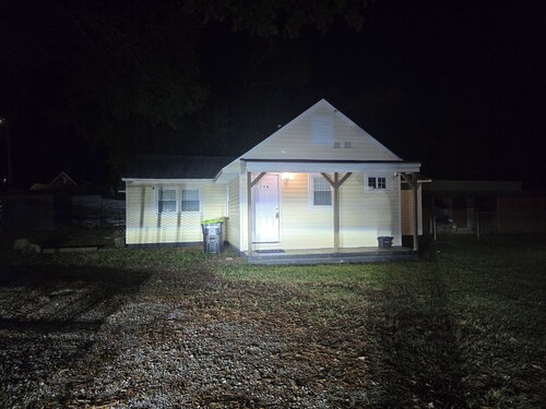 Tranquil 4-bedroom house with AC in Henderson