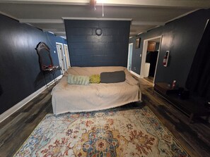 4 bedrooms, free WiFi - Tranquil 4-bedroom house with AC in Henderson (Henderson)