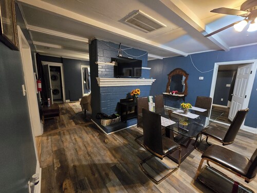 Tranquil 4-bedroom house with AC in Henderson