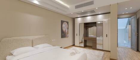 4 bedrooms, WiFi, bed sheets